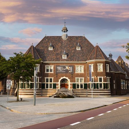 Enschede_-_2021_-_Rijksmuseum_Twenthe https://nl.wikipedia.org/wiki/Rijksmuseum_Twenthe